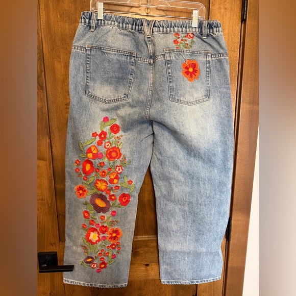 OLI & HALI EMBROIDERED JEANS - NEW size XL - Picture 2 of 2